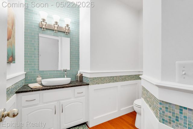 819 Pine Ridge Avenue, Oxford Charter Township, MI 48371