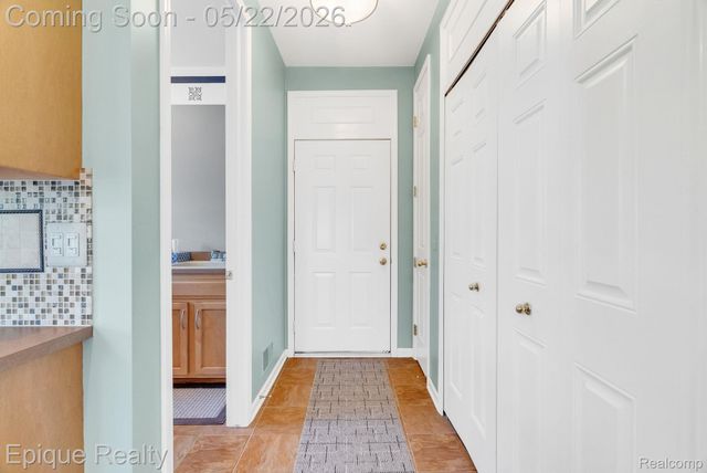 819 Pine Ridge Avenue, Oxford Charter Township, MI 48371