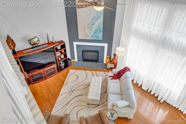 819 Pine Ridge Avenue, Oxford Charter Township, MI 48371