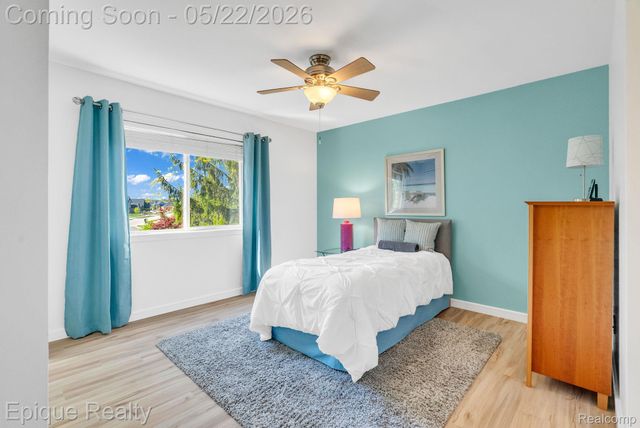 819 Pine Ridge Avenue, Oxford Charter Township, MI 48371