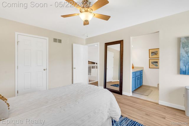 819 Pine Ridge Avenue, Oxford Charter Township, MI 48371
