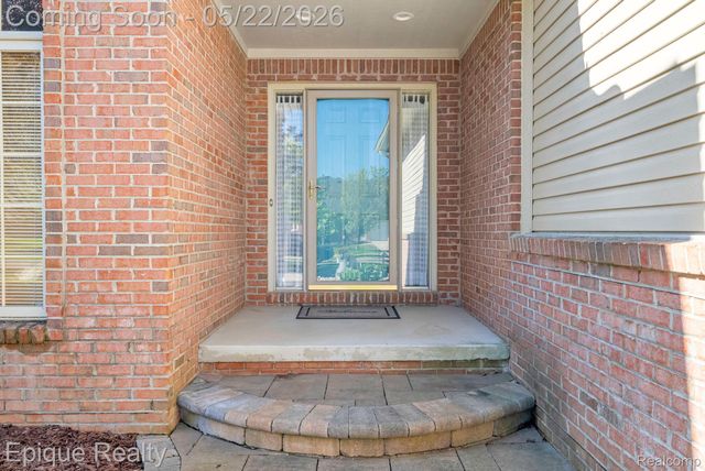 819 Pine Ridge Avenue, Oxford Charter Township, MI 48371
