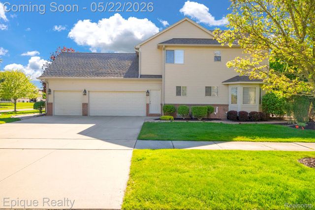 819 Pine Ridge Avenue, Oxford Charter Township, MI 48371