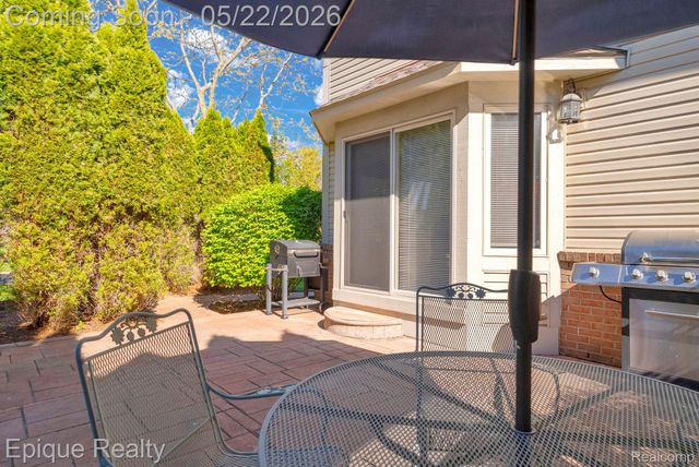 819 Pine Ridge Avenue, Oxford Charter Township, MI 48371