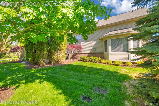 819 Pine Ridge Avenue, Oxford Charter Township, MI 48371