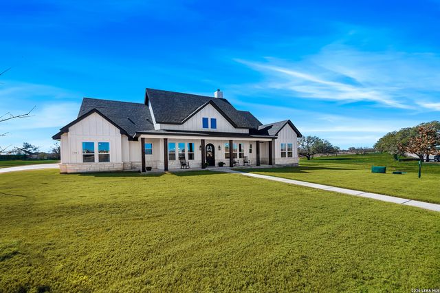 598 Virgil Way, Castroville, TX 78009