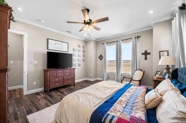 598 Virgil Way, Castroville, TX 78009