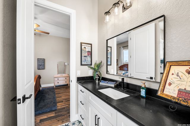 598 Virgil Way, Castroville, TX 78009