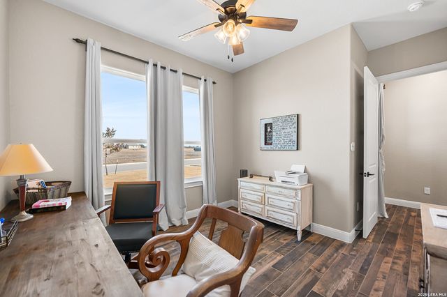 598 Virgil Way, Castroville, TX 78009