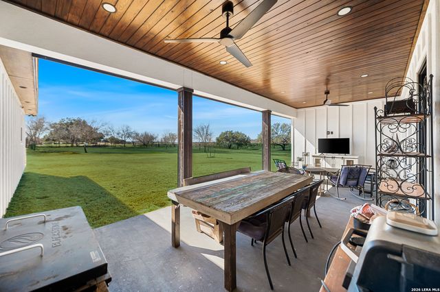 598 Virgil Way, Castroville, TX 78009