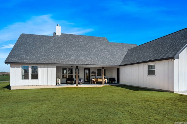 598 Virgil Way, Castroville, TX 78009