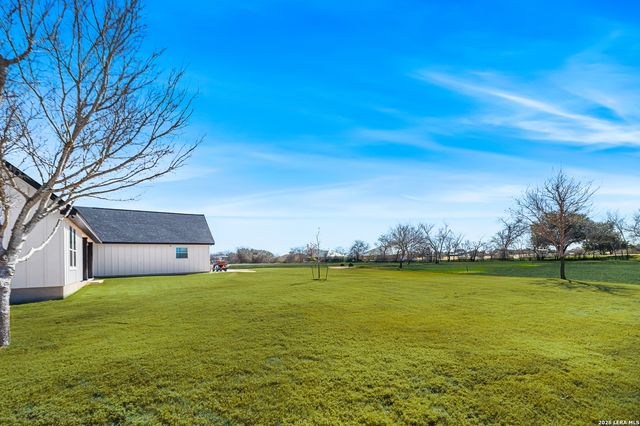 598 Virgil Way, Castroville, TX 78009