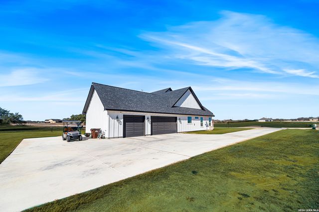 598 Virgil Way, Castroville, TX 78009