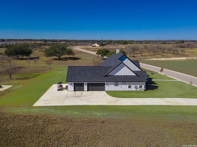 598 Virgil Way, Castroville, TX 78009