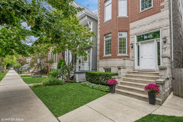 1445 W MELROSE Street 1, Chicago, IL 60657