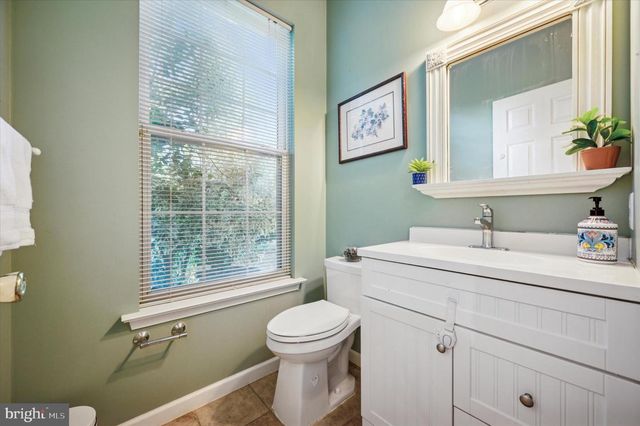 930 HERITAGE DR, Eagleville, PA 19403