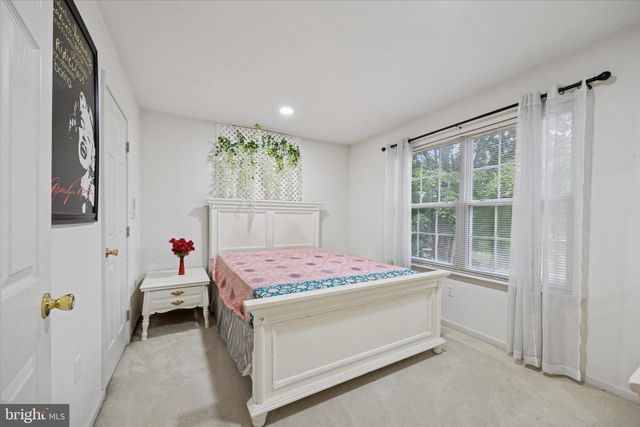 930 HERITAGE DR, Eagleville, PA 19403