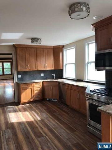 290 Columbia Avenue, Fort Lee, NJ 07024