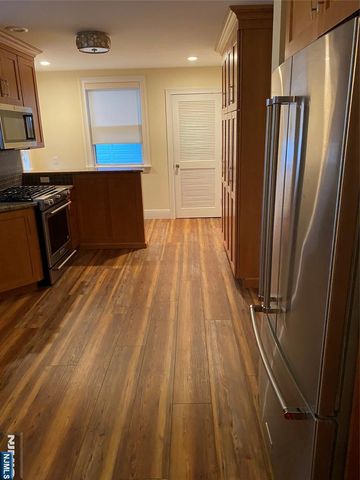 290 Columbia Avenue, Fort Lee, NJ 07024