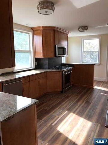 290 Columbia Avenue, Fort Lee, NJ 07024