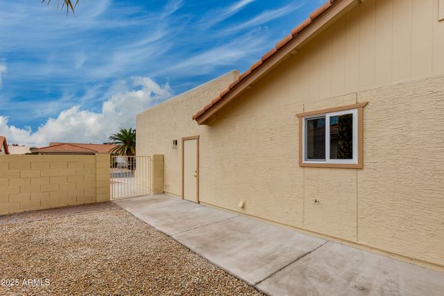 10430 E CHESTNUT Drive, Sun Lakes, AZ 85248