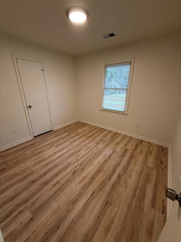303 Lee Road 0942, Smiths Station, AL 36877