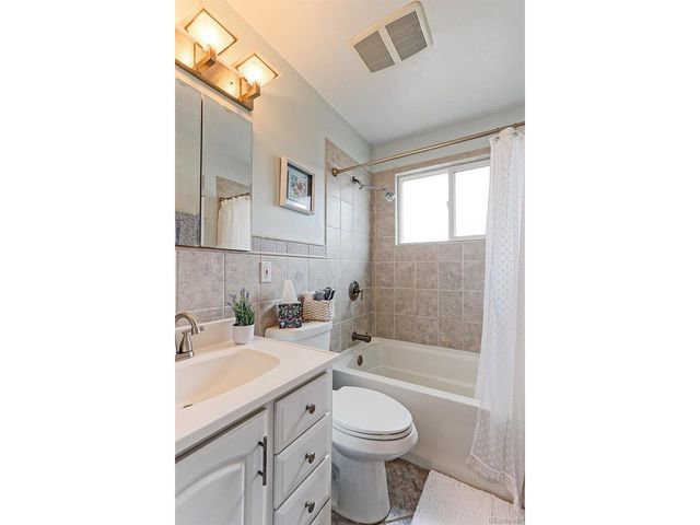 3333 W Wagon Trail Dr, Englewood, CO 80110