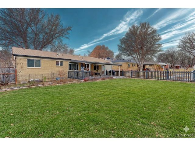 3333 W Wagon Trail Dr, Englewood, CO 80110