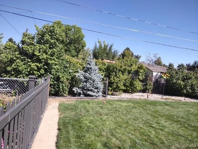 3333 W Wagon Trail Dr, Englewood, CO 80110