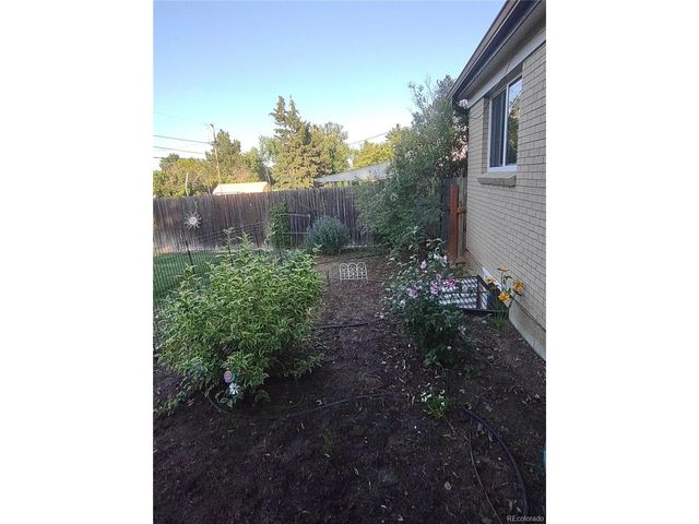 3333 W Wagon Trail Dr, Englewood, CO 80110