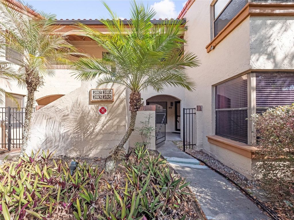 Image 2 of property listing at 2815 MARSALA COURT 2815, Orlando, FL 32806