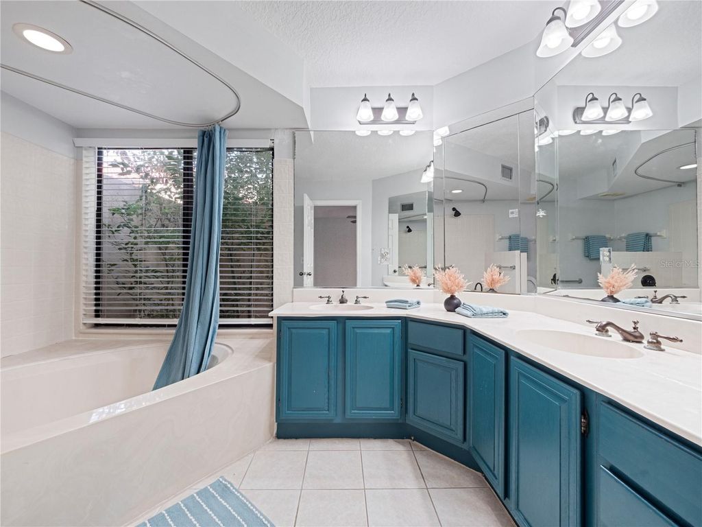 Image 9 of property listing at 2815 MARSALA COURT 2815, Orlando, FL 32806