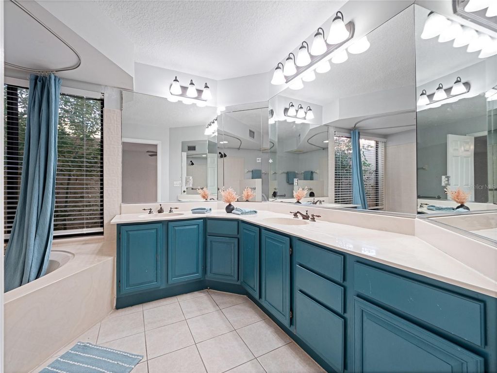 Image 10 of property listing at 2815 MARSALA COURT 2815, Orlando, FL 32806