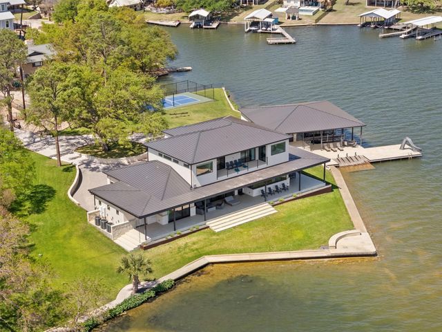 421 Hillview DR, Granite Shoals, TX 78654