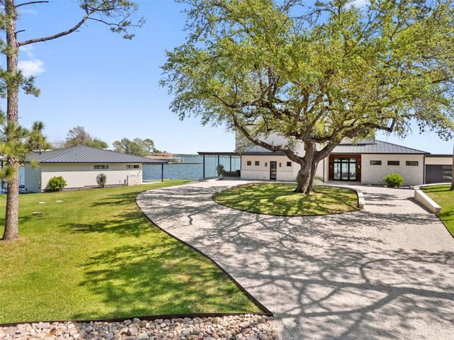 421 Hillview DR, Granite Shoals, TX 78654