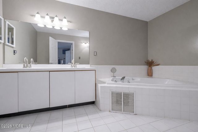 2007 Grassy Hollow Drive, Toms River, NJ 08755