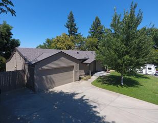 8619 Posadera Ave, Orangevale, CA 95662