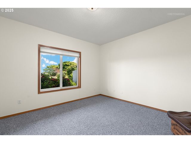 1855 9TH St, Columbia City, OR 97018