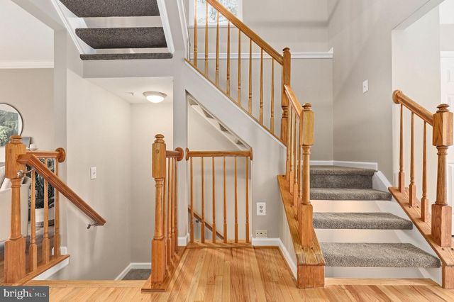 8 WINTER GARDEN CT, Olney, MD 20832