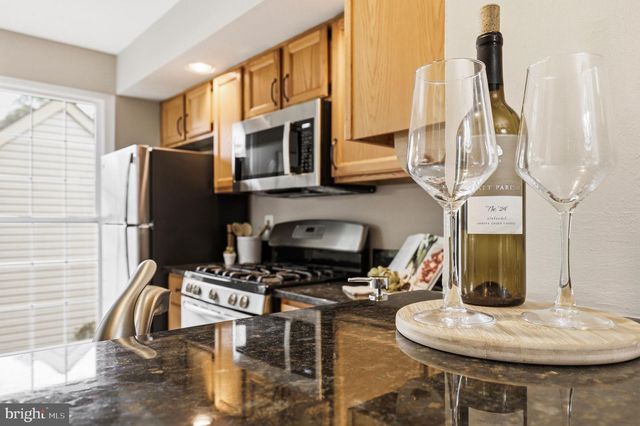 8 WINTER GARDEN CT, Olney, MD 20832