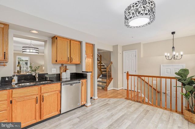 8 WINTER GARDEN CT, Olney, MD 20832