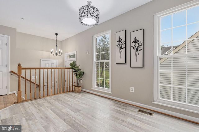 8 WINTER GARDEN CT, Olney, MD 20832