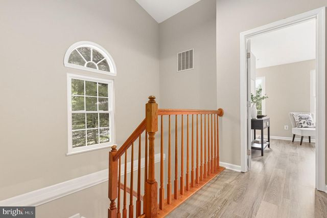 8 WINTER GARDEN CT, Olney, MD 20832