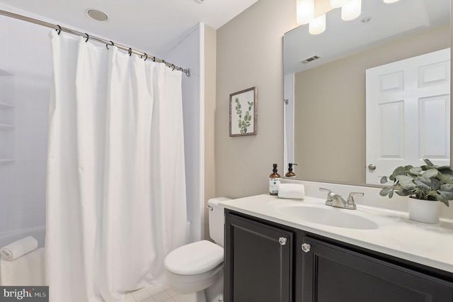 8 WINTER GARDEN CT, Olney, MD 20832