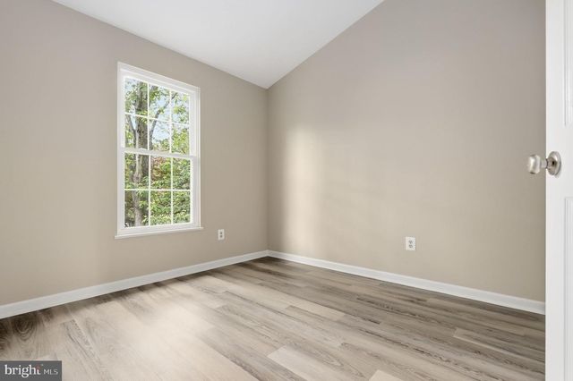 8 WINTER GARDEN CT, Olney, MD 20832