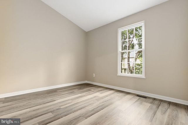 8 WINTER GARDEN CT, Olney, MD 20832