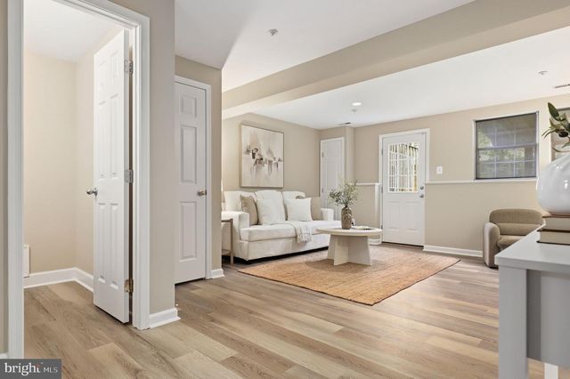 8 WINTER GARDEN CT, Olney, MD 20832