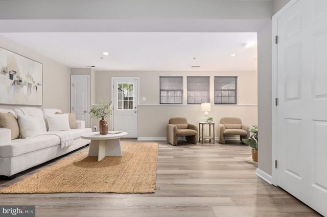 8 WINTER GARDEN CT, Olney, MD 20832