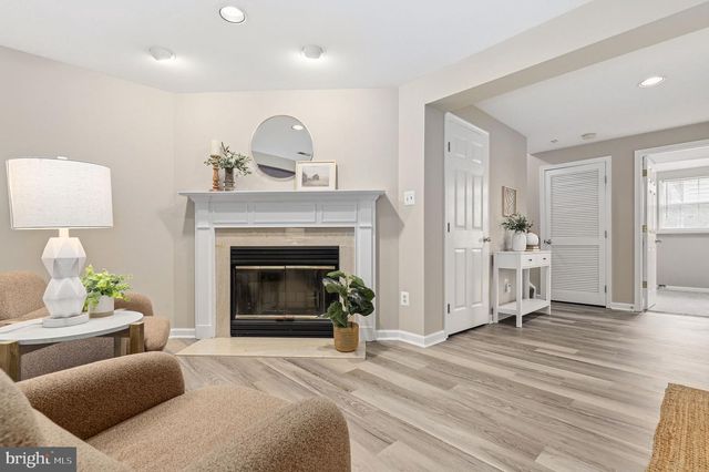 8 WINTER GARDEN CT, Olney, MD 20832
