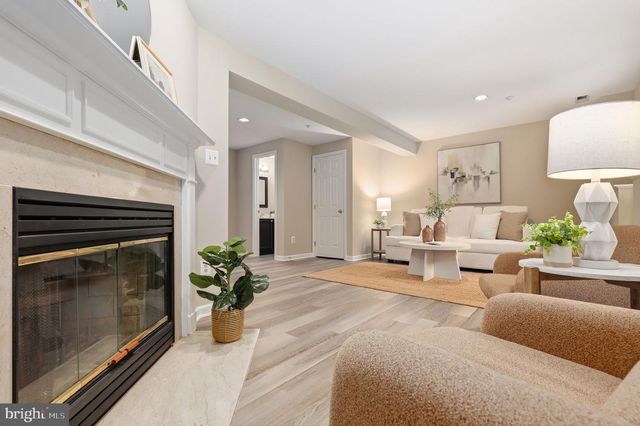 8 WINTER GARDEN CT, Olney, MD 20832